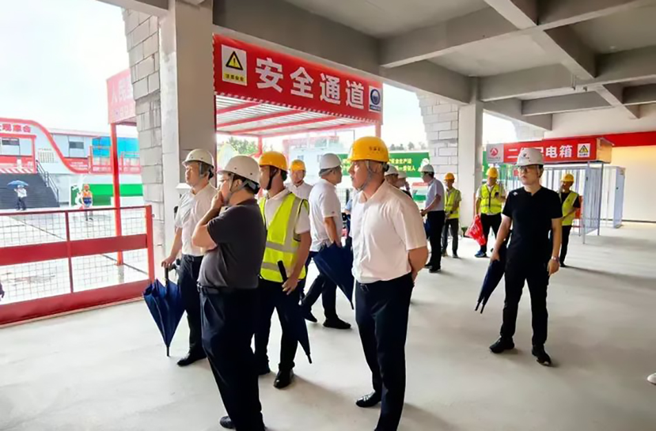 江西省城镇发展服务中心李汉华到新建医院二部项目调研